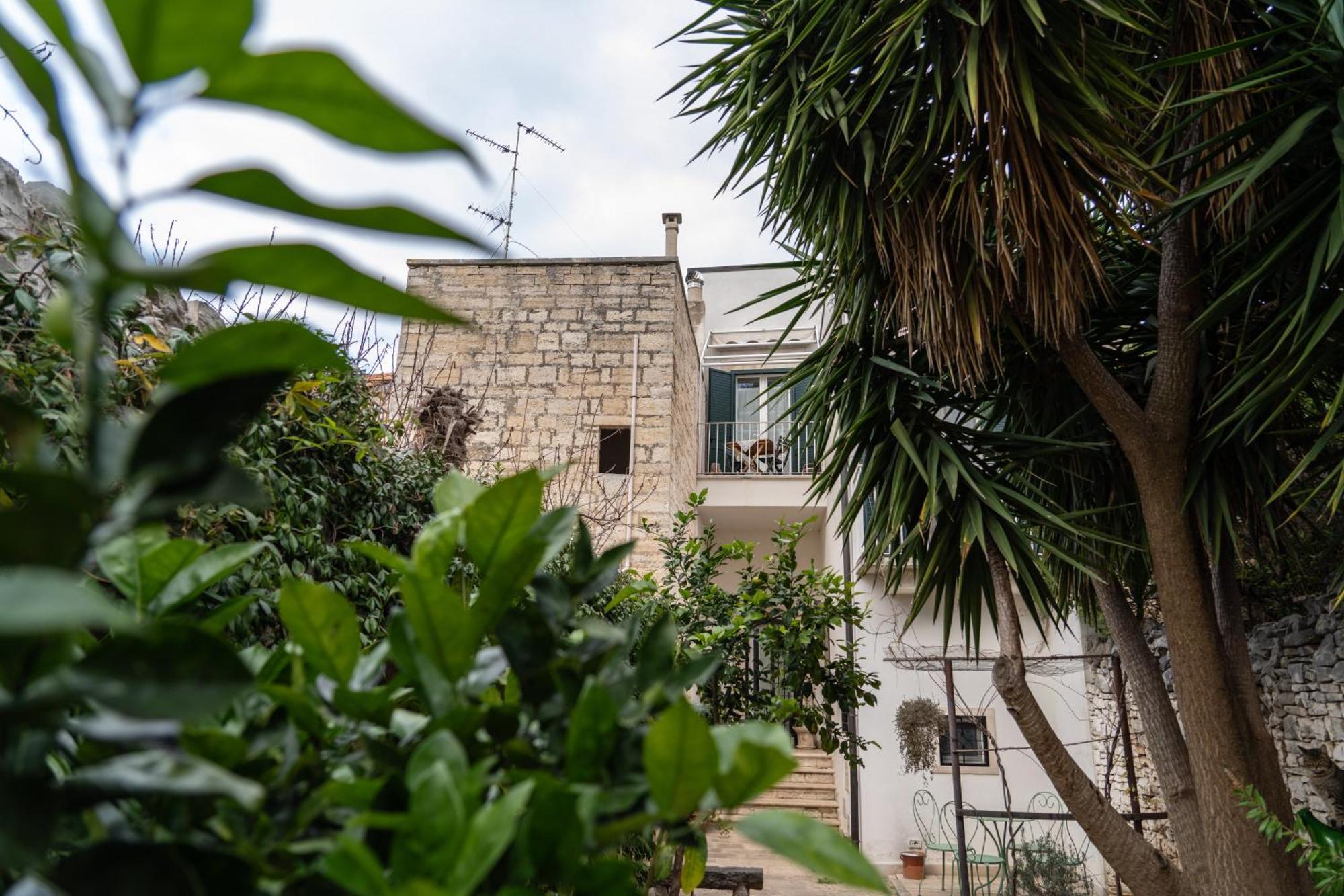Casa Vacanze Alisei Terlizzi Exteriör bild